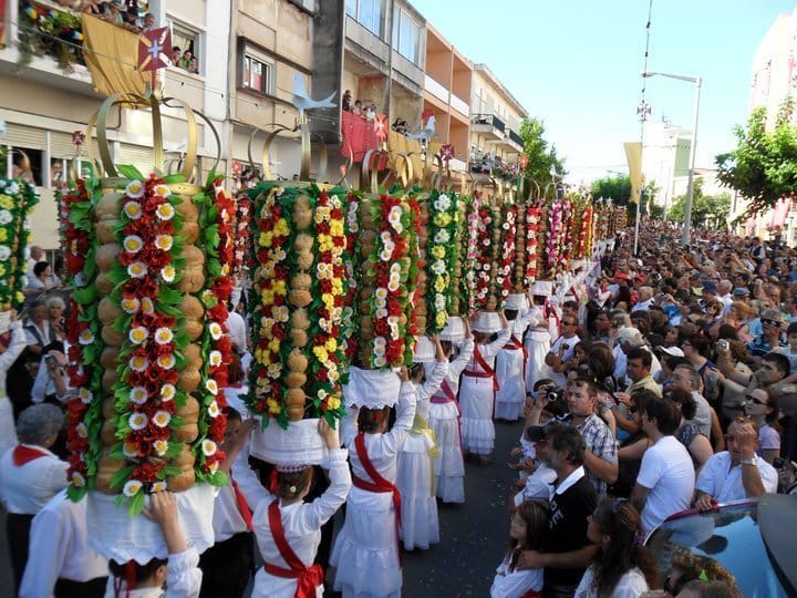 C Mara Encomenda Escultura Sobre Festa Dos Tabuleiros Por Mais De