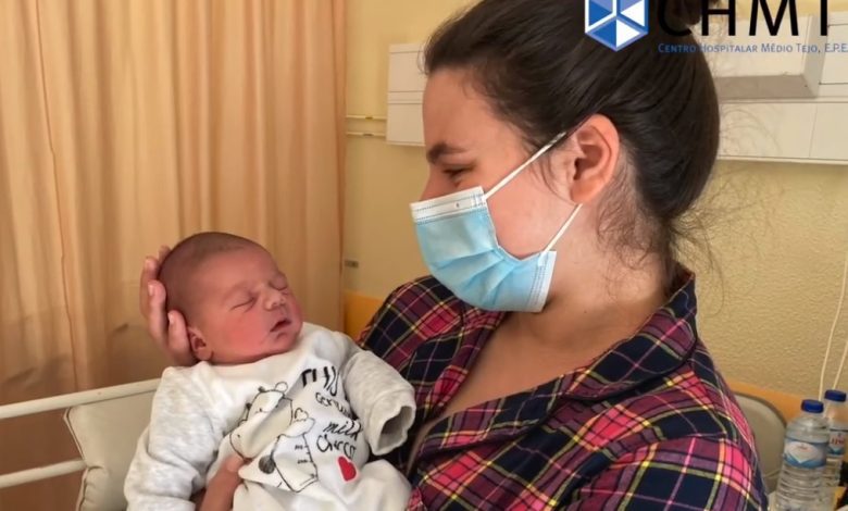 Mateus foi o primeiro bebé a nascer este ano na maternidade de Abrantes (c/ vídeo) bebe primeiro bebe 2021 2 e