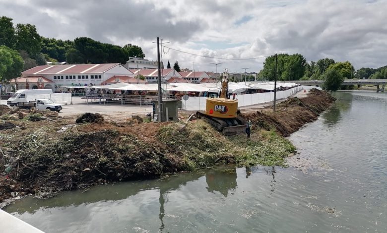 Arranjo da margem do rio junto ao mercado já começou mercado margem nabao IMG 20210618 102230