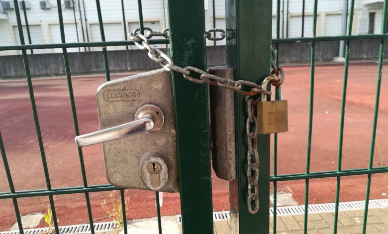 Crianças e jovens sem espaços para brincar e jogar parque IMG 20210612 082349