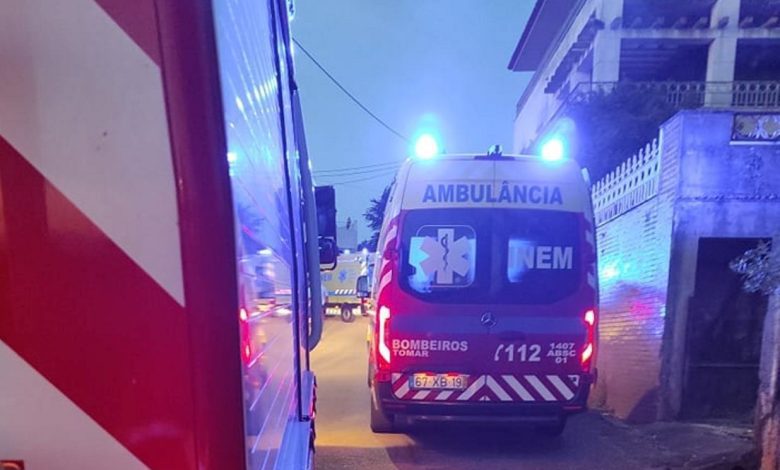 Colisão entre carro e mota provoca um ferido grave acid inem ambulancia 452 3448899366674713283 n