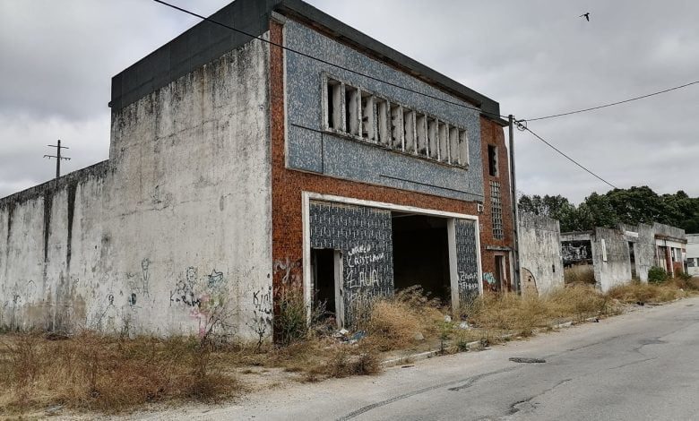 Empresa de Tomar vai demolir antigo Bloco de Representações (c/ vídeo e fotos) bloco de representacoes IMG 20210719 174052