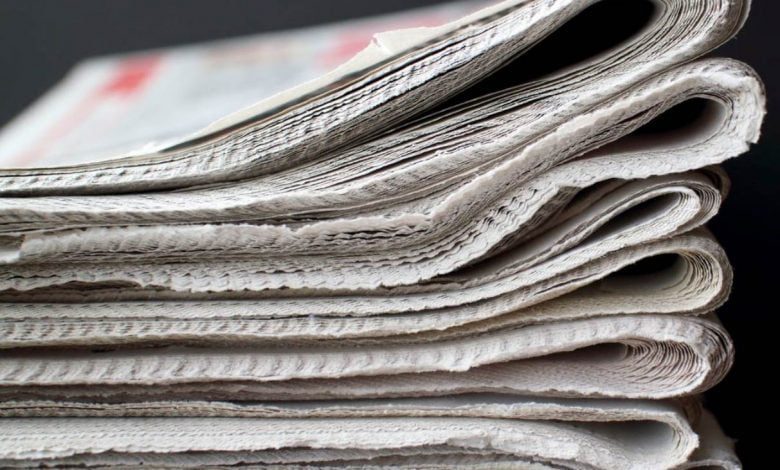 Capas dos jornais locais e regionais jornais imprensa