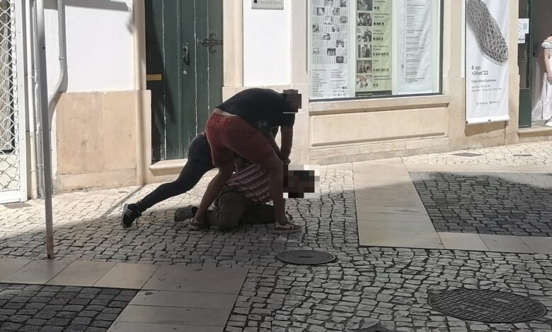 Homem com problemas mentais detido pela polícia (c/ fotos e vídeo) IMG 20220911 144657