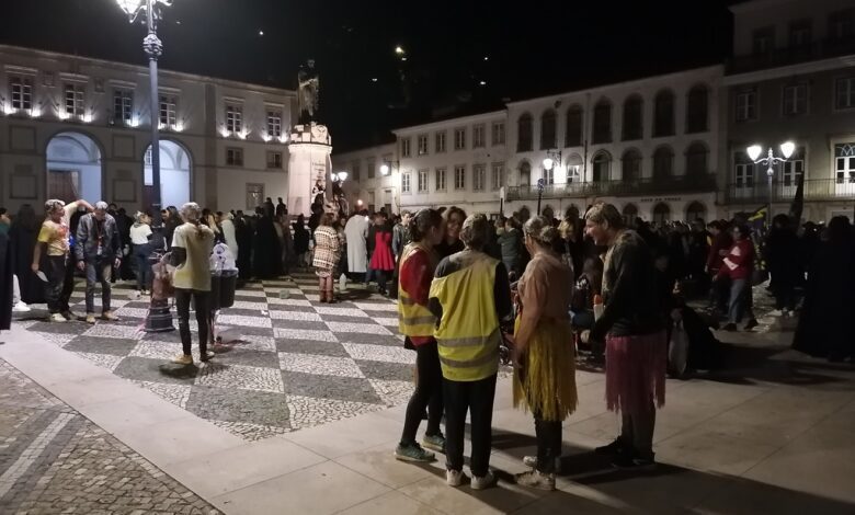 Desfile do caloiro condiciona trânsito sem aviso prévio caloiros ipt IMG 20221109 193836