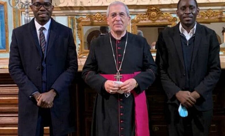 Novos padres vêm de África padres 157 4506953313380034419 n