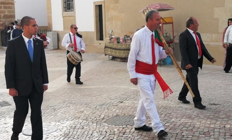 Saída de coroas sem foguetes coroas pendoes tabuleiros 2023 IMG 20230409 095559 1