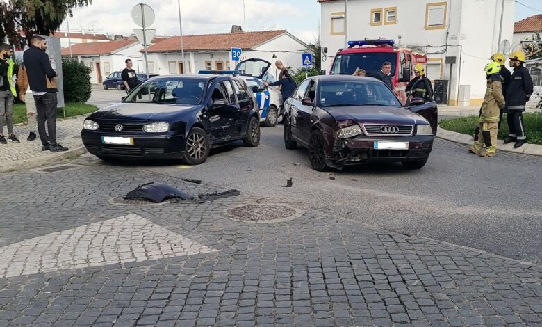 Colisão numa rotunda no Entroncamento provoca um ferido acidente IMG 20231114 134801
