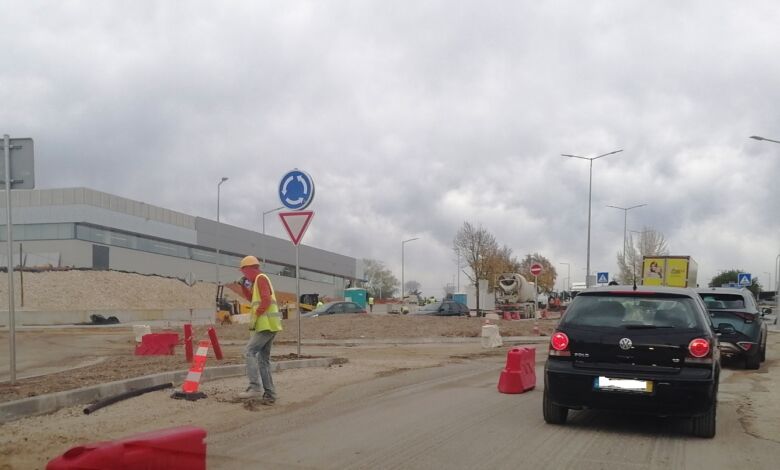 Obras em contrarrelógio no Aldi para abrir a 14 de dezembro rotunda aldi IMG 20231205 091316