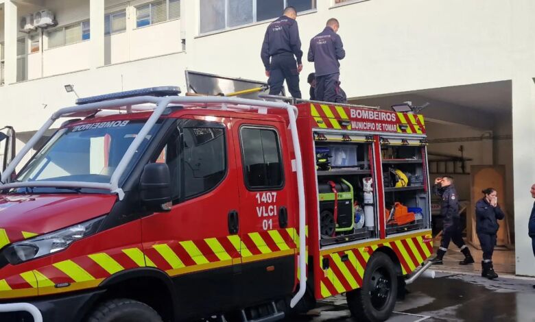 Bombeiros de Tomar comemoram aniversário com nova viatura VLCI 184195543613 7172403251245908320 n