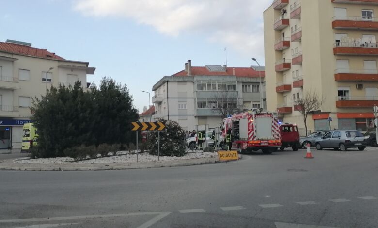 Colisão entre carro e mota provoca dois feridos IMG 20240206 170230