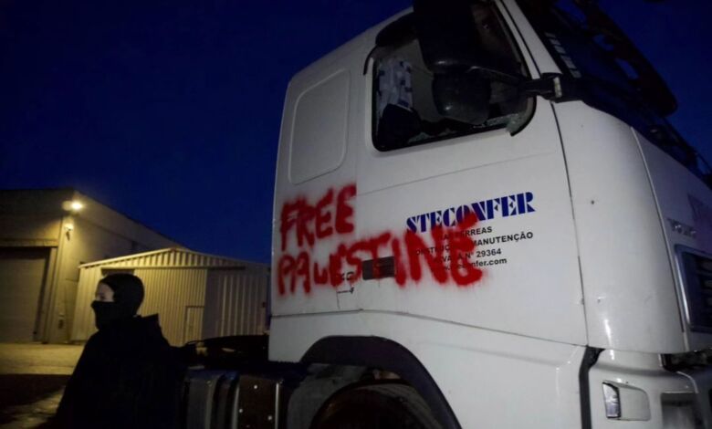 Empresa de Santarém vandalizada por ativistas pró-Palestina (c/ fotos) steconfer 1149889866430815 528234011240764983 n 1080