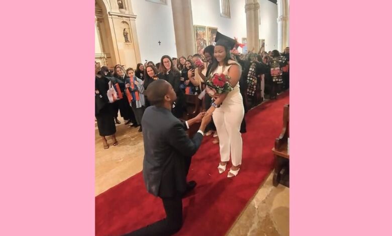 Pedido de casamento durante a cerimónia da bênção das pastas casamento ipt 22683176575958 7398606699992384855 n Copia
