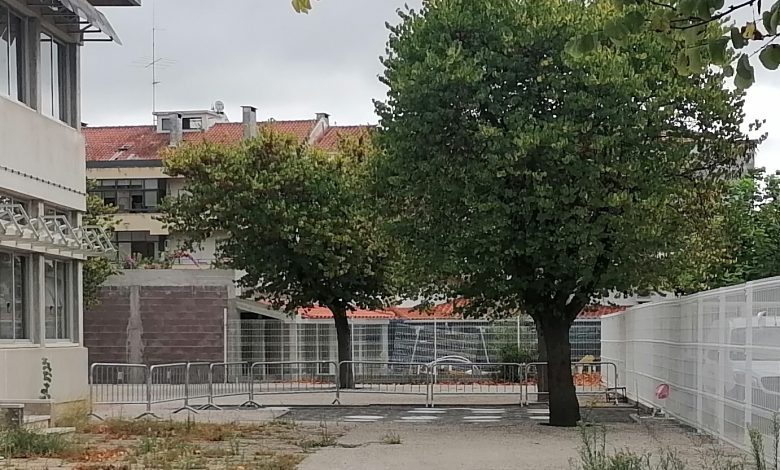 Parque infantil da escola básica dos Templários foi desmantelado IMG 20240901 101909