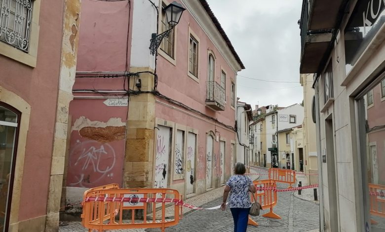 Prédio em risco de ruir obriga a cortar trânsito IMG 20240920 103033
