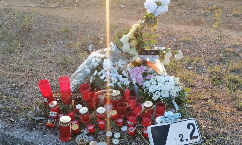Amigos prestam homenagens a jovem que morreu em despiste de mota IMG 20241012 184529