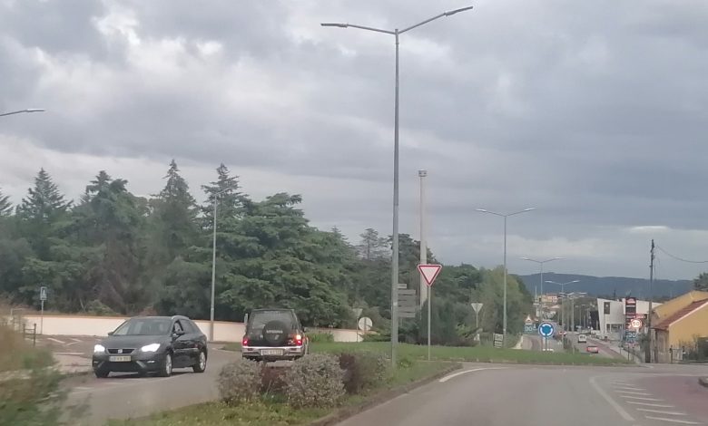 Carro circula em sentido contrário na estrada da Serra IMG 20241014 184513