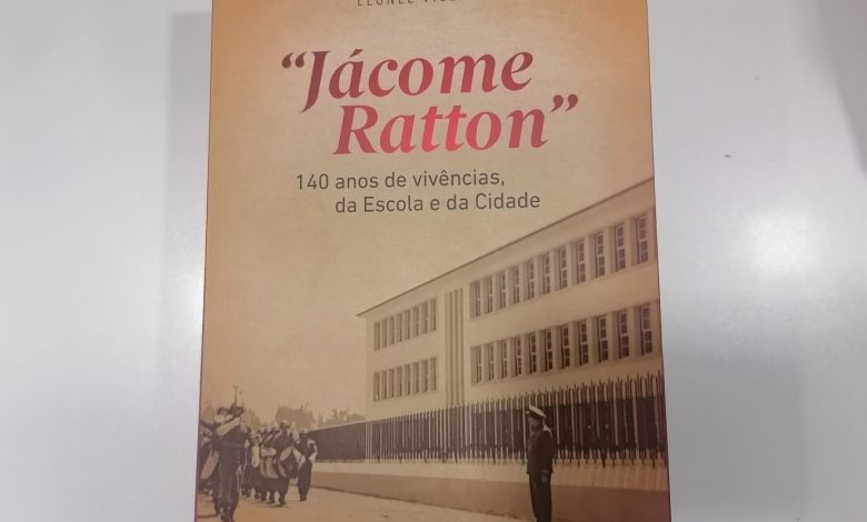 A história da escola Jácome Ratton em mais de 700 páginas jacome ratton IMG 20241005 175410