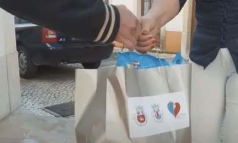 Papeis e mais papeis para receber cabaz de Natal da junta de freguesia urbana cabaz imagem item 22