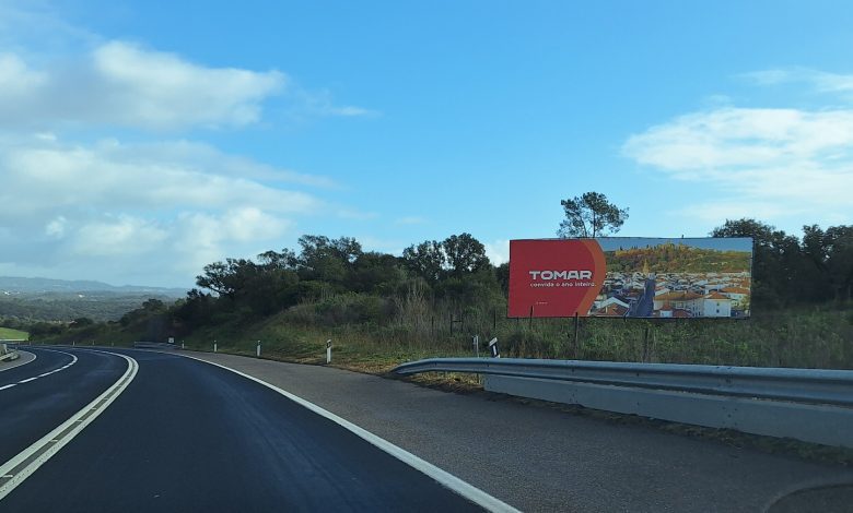 Novo outdoor da câmara no IC9 sem iluminação outdoor 20250106 101924