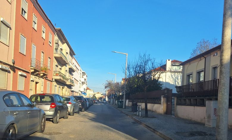 Esta rua vai entrar em obras e adivinha-se o caos no trânsito e estacionamento rua miguel ferreira 20250102 090834