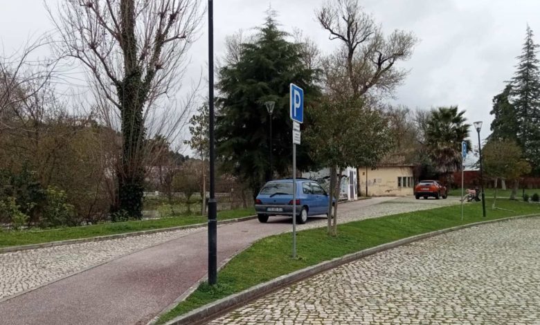 Zonas pedonais utilizadas para circulação e estacionamento de veículos estac Messenger creation 427F7F4F A9F2 4396 91D2 DD8CCAF81DC9