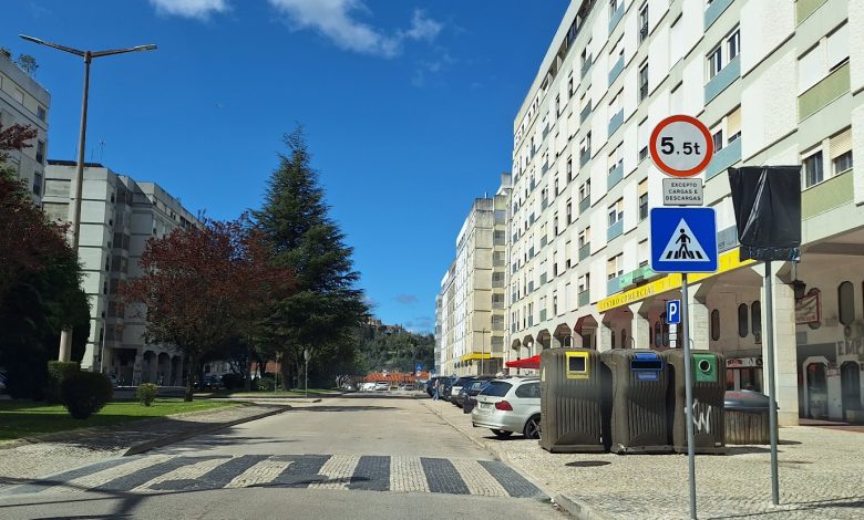Estacionamento “à borla” na Alameda Um de Março estacionamento alameda 20250324 111219
