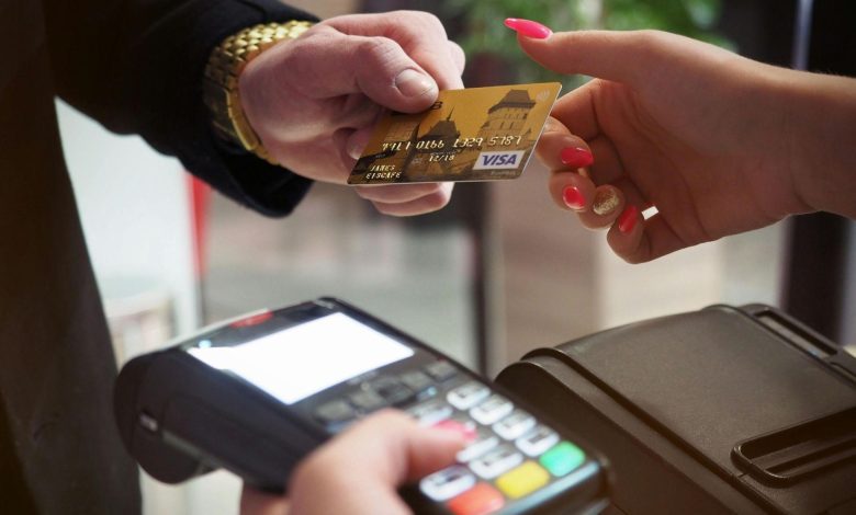 Os erros mais comuns ao usar cartões de crédito e como evitá-los uni