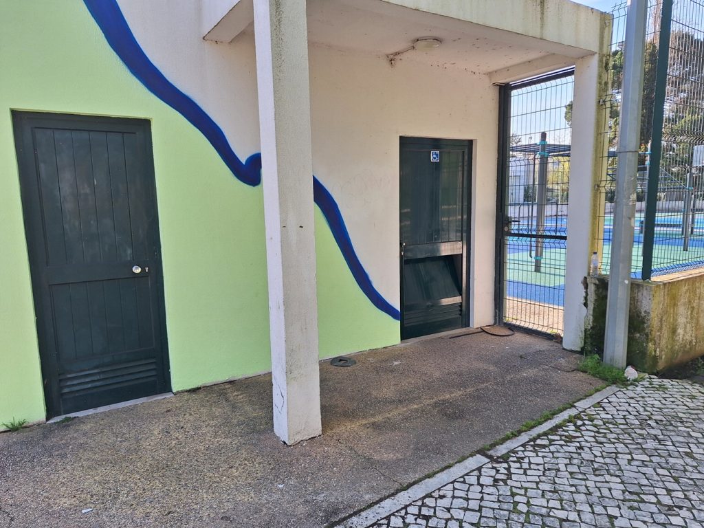vandalismo wc 20250407 085022