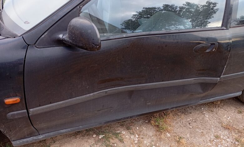 Apelo: abalroaram carro e fugiram 1000025772