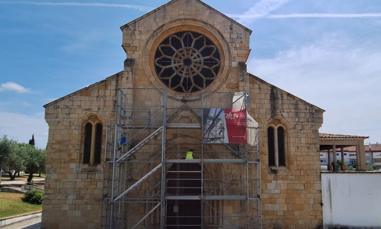 Restaurar pórtico da igreja de Santa Maria do Olival custa mais de 21 mil euros igreja de Santa Maria do Olival20250613 120239