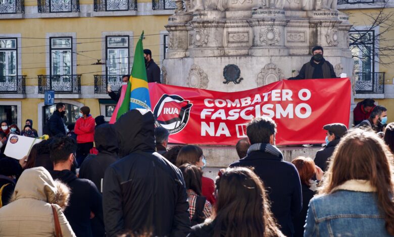 Extremismos em Ascensão: Quando o Poder Ignora a Sociedade manif