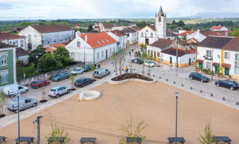 Câmara dá a volta à lei e mostra obra de Cem Soldos largo cem soldos 817460965941 8156930365254890025 n