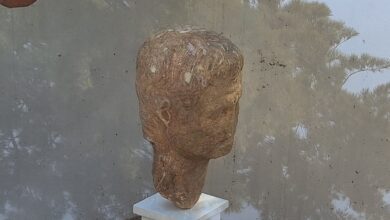 Réplica da cabeça do Imperador Augusto colocada nas termas romanas augusto 20250806 102356 Copia