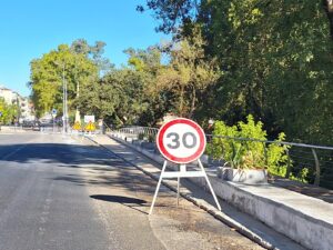 Câmara substitui calçada por cimento 20250923 102748