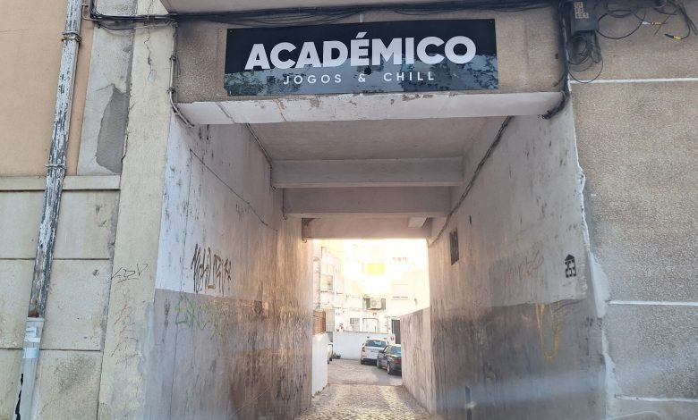Salão de jogos Académico reabriu e recomeçaram os problemas academico 20250926 180645