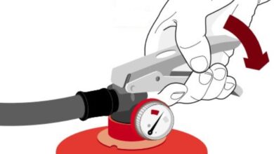 Criança puxa alavanca de extintor e faz autocarro atrasar extintor images