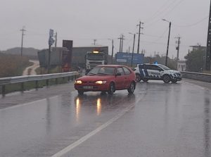 Camião despista-se no Entroncamento 20251031 153217