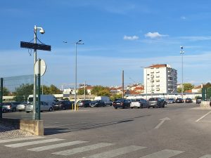 Em dia de eleições foi o vale-tudo no estacionamento em Tomar ecra estac 20251015 163929