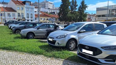 Em dia de eleições foi o vale-tudo no estacionamento em Tomar estacionamento 20251012 140641