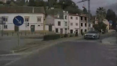 Carro em contramão na rotunda do Pelourinho transit