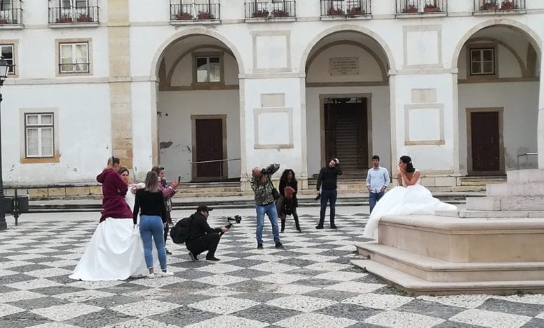 O que fazem duas noivas na praça da República? IMG 20190308 182010