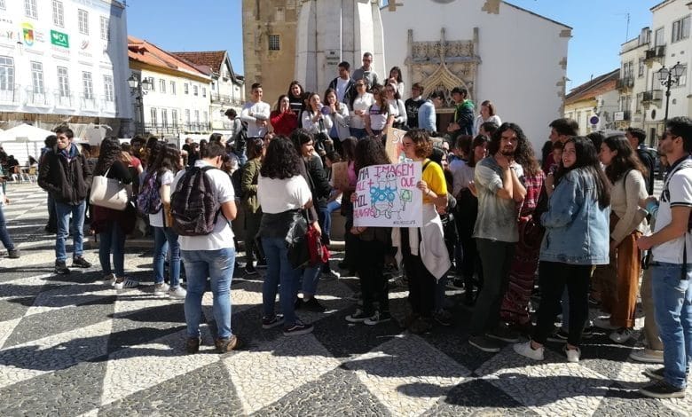Dezenas de estudantes em defesa do clima (c/ fotos e vídeo) IMG 20190315 111658
