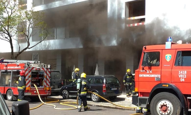 Entroncamento: incêndio destrói Rei dos Frangos (c/ fotos e vídeo) ent 61 5684930326300721152 n