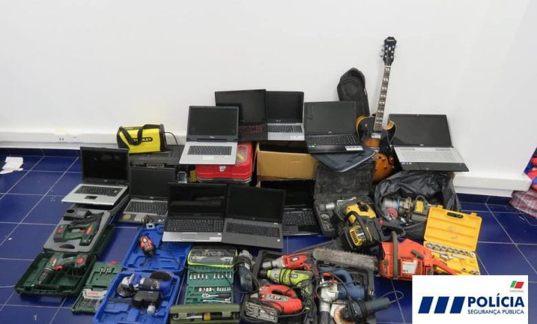 De quem são estes objetos furtados? psp 42974623828934656 n