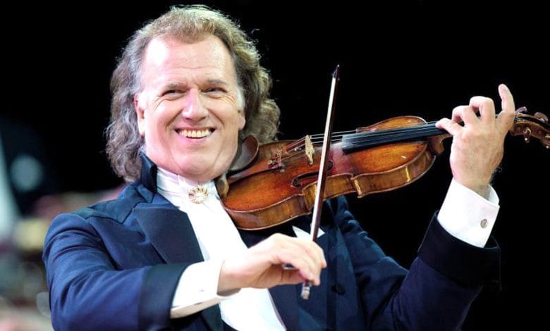 A “onda” de André Rieu, a compra de bilhetes e a procura de lugares de bancada na festa dos tabuleiros andre rieu