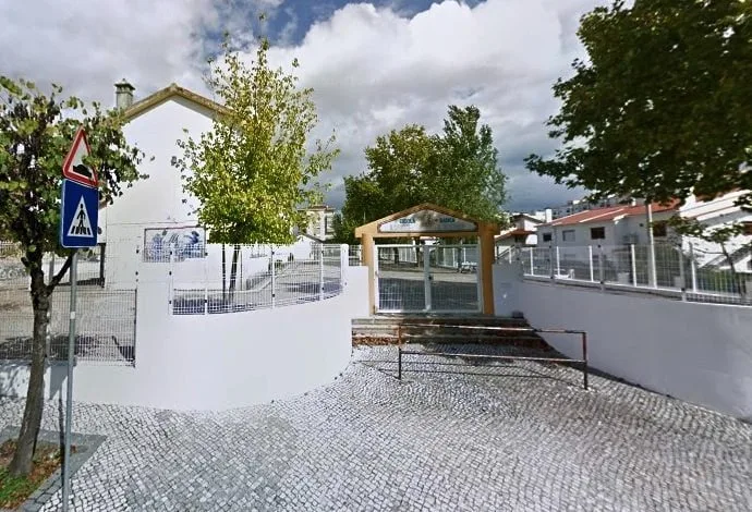 Só agora é que perceberam? escola infante d. Henrique 385