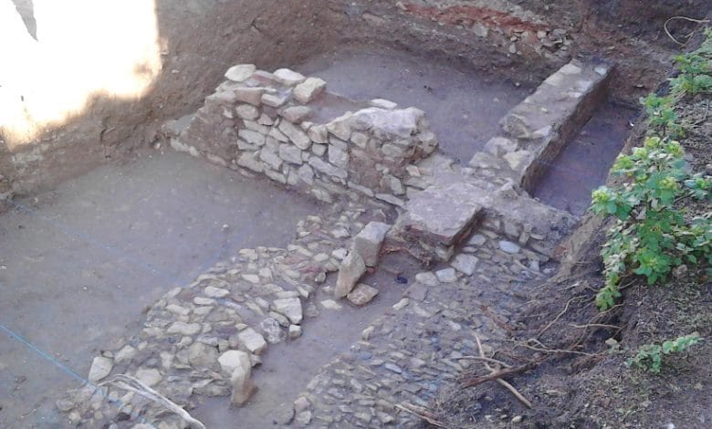 Prosseguem escavações arqueológicas nos terrenos ao lado da Sinagoga sinagoga IMG 20170307 090134 Copy