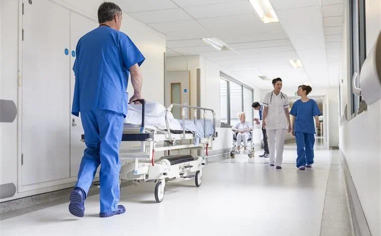 Centro hospitalar condenado a pagar 16 mil euros a técnico de informática hospital saude 488059