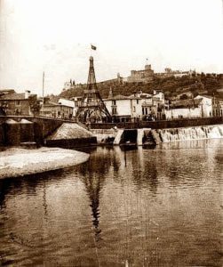 Torre Eiffel erquida em Tomar na Festa dos Tabuleiros de 1914
